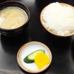 とんかつ檍 - ご飯、豚汁、お新香