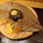 神保町 傳 - 鴨ハンバーグ朴葉焼き 銀杏2