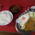 中華料理 味楽 - 日替り定食 450円。