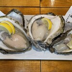 地下の粋 - 左から渦潮、女川、鹿島灘で採れた生牡蠣！