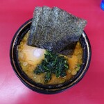 上越家 - ラーメン並盛（麺かため、油多め）800円