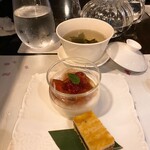chinois 蓮歩 - 無花果ソースの杏仁豆腐と胡桃とアンコのパイ
