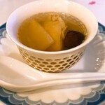 chinois 蓮歩 - ナツメは美容にいいですよね。スープ絶品です