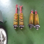 こちらがネット利用で格安で入手した足回り四本です。