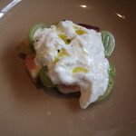 Trattoria il pirata - シャインマスカットとイチジクのカプレーゼ