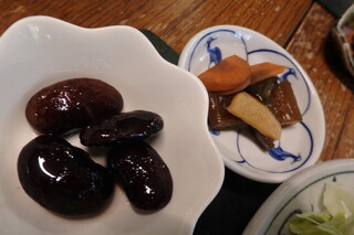 Takashimaya Shokudou - 煮豆と漬け物