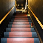 うら田 - 階段を登って2Fへ