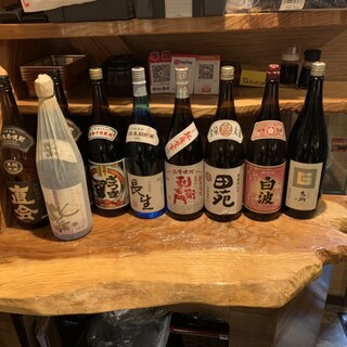 We regularly change the seasonal brands of carefully selected sake.
