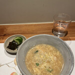 曙橋 かず - おまかせコース７７００円。クエの雑炊。クエのお出汁が良く効いた、旨味たっぷりのスープに、炊かれたクエも味が濃くとても良かったです