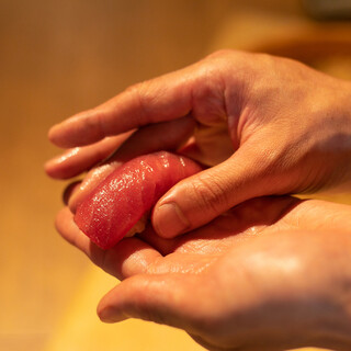 “Specially selected nigiri” delivered by craftsmen