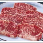 Yakiniku Aka Ushi - 【赤牛カルビ】819円赤牛の品質の良さの象徴とも言えるのがこの赤牛カルビ。 赤身と脂身のバランスは絶妙、豊かな風味をお楽しみ頂けます。 