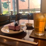 カメリア - 「よろしければ窓際に移動されますか？」と勧めてくださったり。優しすぎるんだなぁ…。