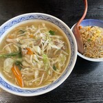 太閤 - タン麺(野菜たっぷり塩味)と焼きめしセット 800円