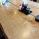 語らい処 やまこや - 無垢のテーブル