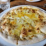 レ・マーニ - ７種のチーズピザ