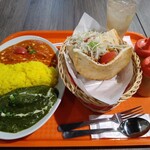 インド・アジアン料理　ダナパニ - カレーライスとケバブサンド