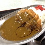 市役所内地下食堂　ジロー - カツカレー0.5を頼んだのに普通盛りに…（；￣ェ￣）間違われた…