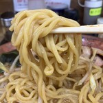 ラーメンガキ大将 - もっちりの麺がうまいスープを持ち上げます
