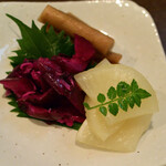 炭焼うなぎ ひつまぶし藤城 - お漬物3種　