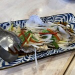 華錦飯店 - 活き牡蠣のネギ生姜蒸し　1個825円
