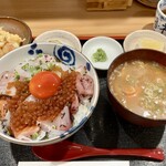しんのすけ - 塩海鮮丼(大) いくら正油漬けトッピング、ポテサラ
