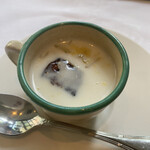 ラ・ブランシュ - ポタージュのフォアグラ添え