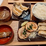 肉汁餃子のダンダダン - 焼餃子・チャーシュー定食＋焼き餃子3個