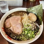 なんつッ亭 - ラーメン、味玉付き