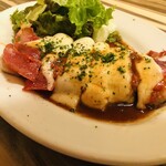 ふらんす大衆酒場 パ・マル - 豚肉とモツァレラチーズの重ね焼き
