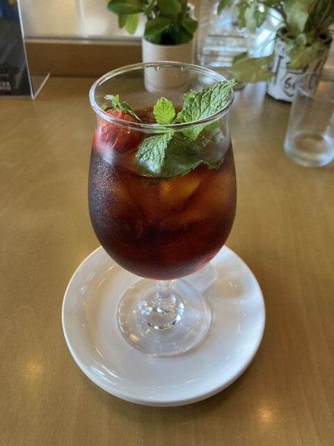 喫茶室baton 弘前市民会館内のカフェ | 落ち着いた雰囲気でコーヒーを