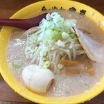 らーめん弁慶 - ラーメン900円　＋　煮卵120円