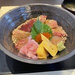 わらべ菜魚洞 - 鮮魚四種の漬け丼