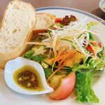 タベルナ 厨 - パスタランチ　サラダ&パン