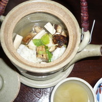 ざくろ 銀座店 - 松茸の土瓶蒸し