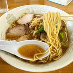 生姜ラーメン みづの - 麺はやわめ。チャーシューはお味は良いですが脂はしっかり落ちてる系