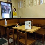 Tsurukame - テーブル席(2023年7月27日撮影)