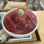 山県ばすけっと - キハダマグロ赤身丼、ご飯大盛り！