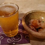 カラオケ チーちゃん - ビールとタコの唐揚げ