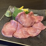 Nakamaya - 牛タン刺し