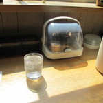 尾道ラーメン 喰海 - テーブル上