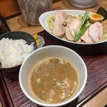 麺 ヒキュウ - 料理写真:鶏白湯魚介つけ麺チャーシュー大盛＋ごはん1290円
