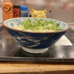 丸亀製麺 - ひやかけ並　390円（税込）　※横からも