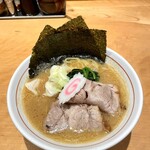 銀座 嚆矢 - 豚骨醤油ラーメン（中太麺）