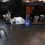 中華そば いづる - 卓上