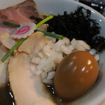 中華そば いづる - 味玉など