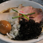 中華そば いづる - 後ろから