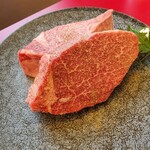 ヒレ焼肉 京都園 - シャトーブリアン前　ミニオン後ろ