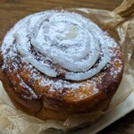 DELI&CAFE L'OISEAU - シナモンロール
