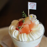 カフェのある暮らしとお菓子のお店 - 桃のカップショート（800円）