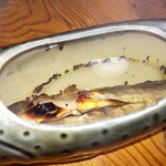 Okutamano Aji Muraki - 中を覗くと、30分じっくり焼き上げられた岩魚！